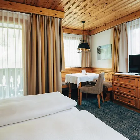 Wellnesshotel Engadin 3*