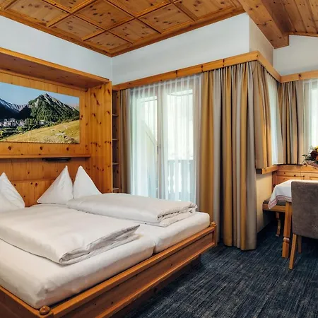 Wellnesshotel Engadin Hotel Samnaun
