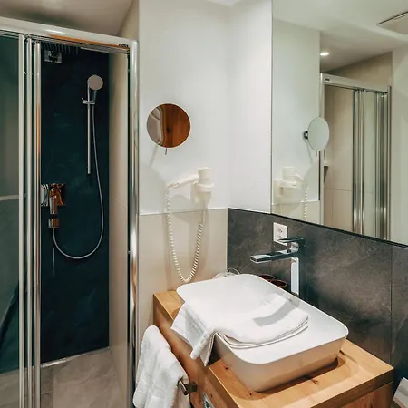 Wellnesshotel Engadin Hotel Samnaun